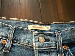 Levi’s Wedgie Straight 26 Jeans thumbnail 2