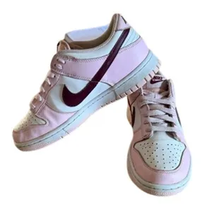 Nike Dunk Low Women’s Pink White Burgundy Sneakers Size 8.5 thumbnail 2