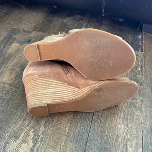 Lucky Brand Jaevin Tan Suede Peep Toe Wedge Booties Lace Up Side Zip Mens 9M‎ 39 thumbnail 6