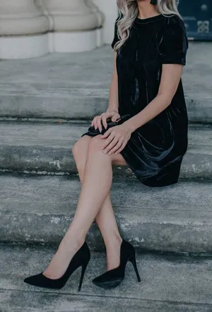 ✨ LALA BLACK VELVET DRESS✨ Black Size L thumbnail 1