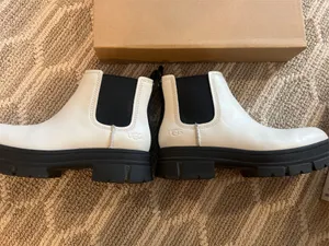 UGG Women’s Boots thumbnail 5