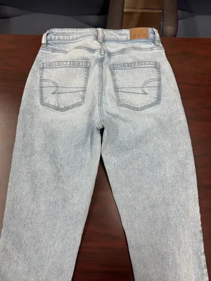 American Eagle Strigid Mom Jean Denim Jeans Size 0 thumbnail 4