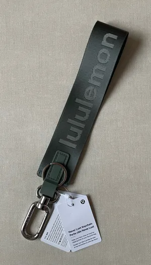 Lululemon Never Lost Keychain - Willow Leaf/Meadow Haze/Silver thumbnail 1