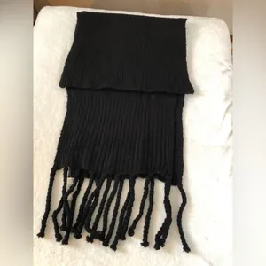 New with tag Francesca’s knit scarf thumbnail 7