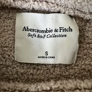 Abercrombie Fitch Soft A & F‎ Sweater Womens S Beige Sherpa Fleece Pullover thumbnail 3