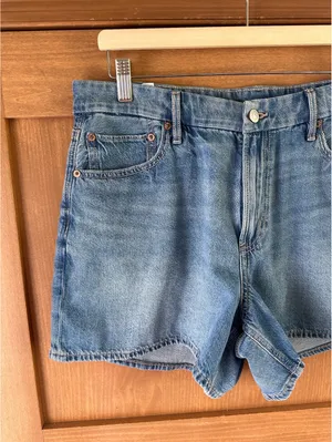 American Eagle Strigid Curvy Relaxed Denim Jean Shorts High Rise Women’s size 14 thumbnail 2