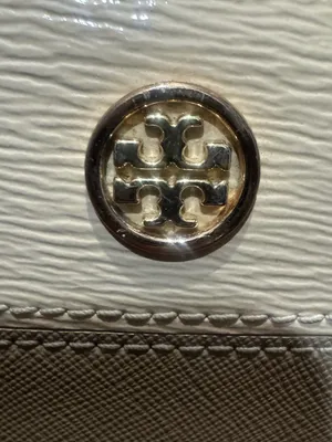 Tory Burch Two-Tone Leather Zip Wallet in Beige thumbnail 2