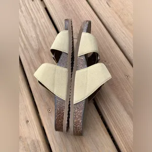 Madden Girl Casual slip on sandals NWOT 🌸SOLD thumbnail 3