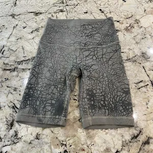 Lululemon Wunder Train High-Rise Short 8" Thread‎ Dye Rover Black thumbnail 4