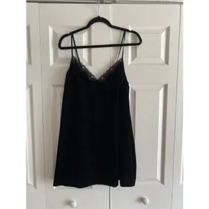 Secret Treasures Velvet Lace Trim Chemise Womens 1X Black Sleepwear Y2K‎ Nightie thumbnail 2