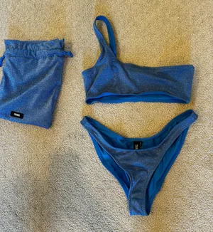 Triangl Bikini thumbnail 1