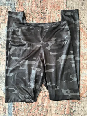 NIKE Black Camo Active Leggings Size Small thumbnail 2