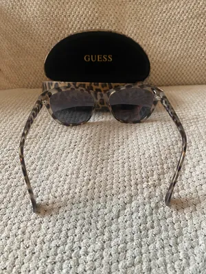 Guess Sunglasses thumbnail 4