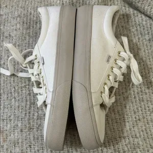 Keds Women’s Jump Kick Sneaker, Snow White Canvas, size 10, NWOT thumbnail 3