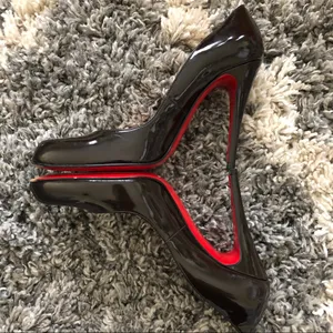 Christian Louboutin Décolleté 868 Patent L. Heels. Size 37.5 (US 7.5). thumbnail 8
