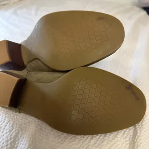 NWOB Size 36 Size 6.5 USA Natalia Blanco Olive Green Suede Stocked Heel Mule thumbnail 7