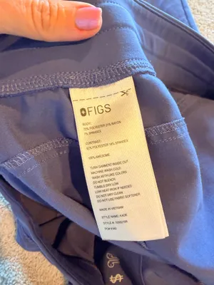 FIGS Kade Cargo Scrub Pants (Style 1000219R) periwinkle. thumbnail 3