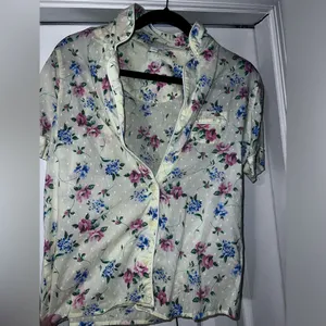 CHARTER CLUB Womens Yellow Short Sleeve Top and Shorts Woven Pajamas XS NWOT thumbnail 3