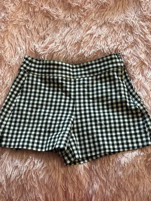 GAP Classic Gingham Flat-Front High Rise Side-Zip Shorts Size 00 Petite thumbnail 2