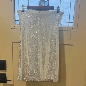 WAYF Silver Sequin straight Neck mini Dress thumbnail 7