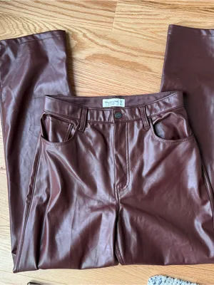 Abercrombie 90s Straight Ultra High Rise Faux Leather Pants Brown - Size 29/8 thumbnail 5