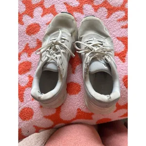 On cloud women’s shoes thumbnail 8