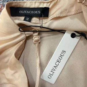 Olivaceous Cowl Neck Cami Top Champagne Beige Satin Viscose Rayon Medium NEW thumbnail 9