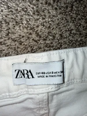 Zara High-Rise White Raw Hem Wide Leg Jeans thumbnail 3