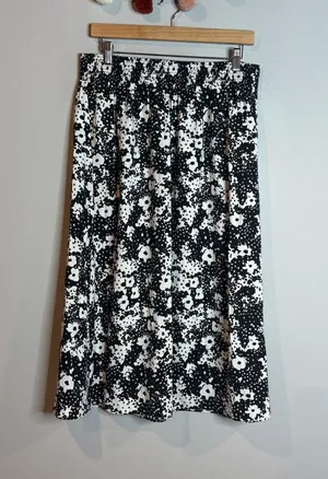 NWT Ann Taylor black and white patterned skirt thumbnail 1