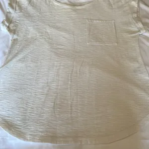 Merona Casual White T-Shirt with Pocket size M thumbnail 2