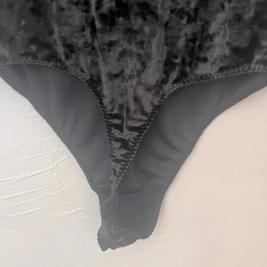 NWT Victoria's Secret crushed velvet body suit size M/L thumbnail 11