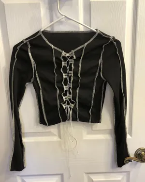 Rock n rags Cropped Black Lace Up Crop Top thumbnail 2