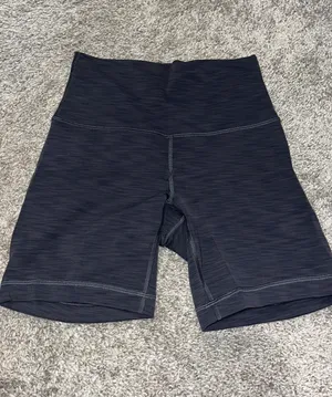 Lululemon Wunder Train Shorts 6” thumbnail 1