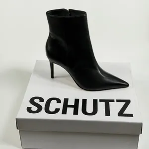 Schutz Size-5.5B Mikki Black Nappa Leather Pointed Toe Stiletto Ankle Boots thumbnail 1