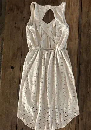 💕5️⃣for25 City triangles high low dress with open cross cross back Sz M in cream thumbnail 1