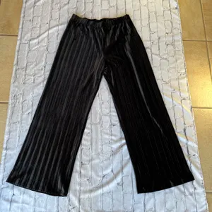 Cable & Gauge Velvet Black Whimsigoth Pull on Pants Large Gothic Pleated Holiday thumbnail 11