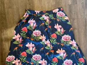 Catherine Malandrino Navy Floral Midi Skirt with Rose Print thumbnail 5