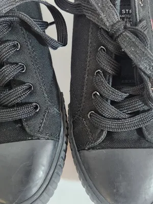 Levi’s Womens Black Canvas Lace-Up Sneakers Size 9 thumbnail 4