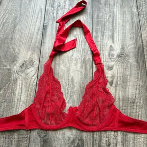 Victoria’s Secret Valentine’s Day lingerie bra thumbnail 5