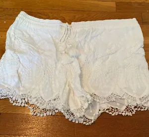 Loft Cute lace shorts thumbnail 1