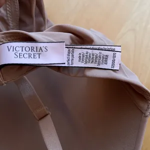 🦋Victorias secret perfect shape bra 32DDD thumbnail 3