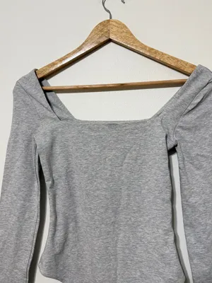 NWT Aritzia Contour Squareneck Bodysuit Size XS gray long sleeve NEW thumbnail 4