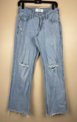 Hollister Women’s Low Rise Baggy Light Wash Jeans Size 0 R Waist 25 Inseam 30 thumbnail 1