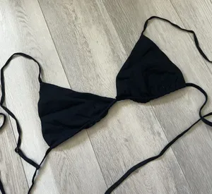 Reformation Bikini Top triangle spaghetti womens Black (size 4) ecovera beach thumbnail 1