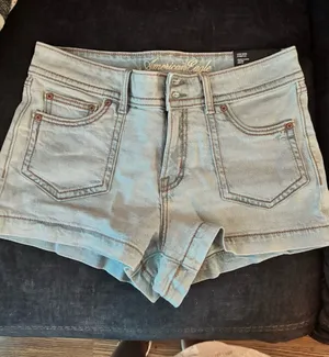American eagle shorts thumbnail 1