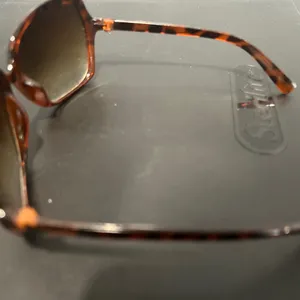 Tortoise Shell Sunglasses Brown thumbnail 4