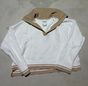 Abercrombie & Fitch White Knit Sweater with Tan Collar small thumbnail 1