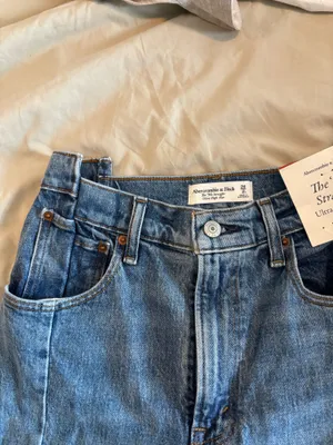 Abercrombie 90s Straight Jeans thumbnail 5