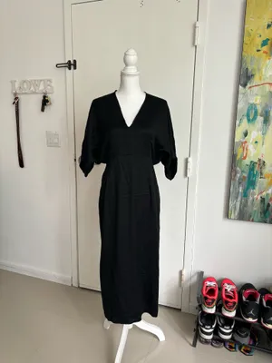 Massimo Dutti Black Midi Dress with Gold Neck Detail Size M thumbnail 6