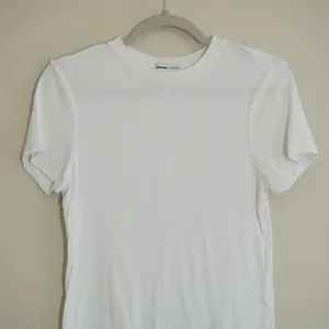 Prana Women's Size Large White Ribbed Short Sleeve Crew Neck T-Shirt Casual Soft thumbnail 2